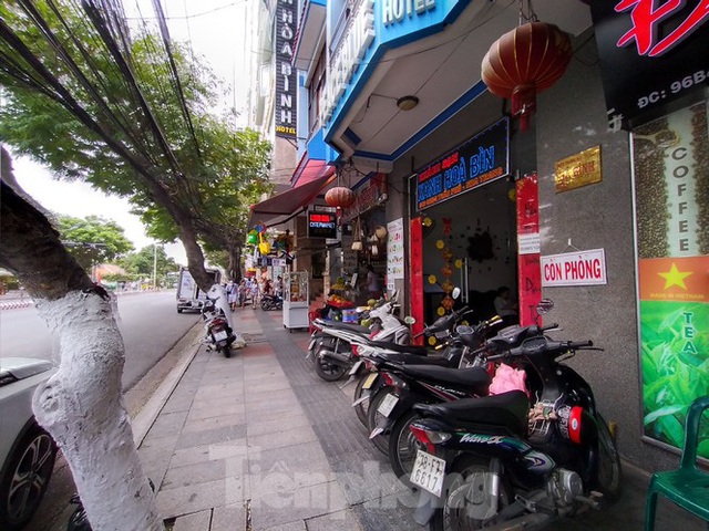 Khách sạn, nhà hàng Nha Trang ế ẩm vì vắng khách du lịch - Ảnh 10.
