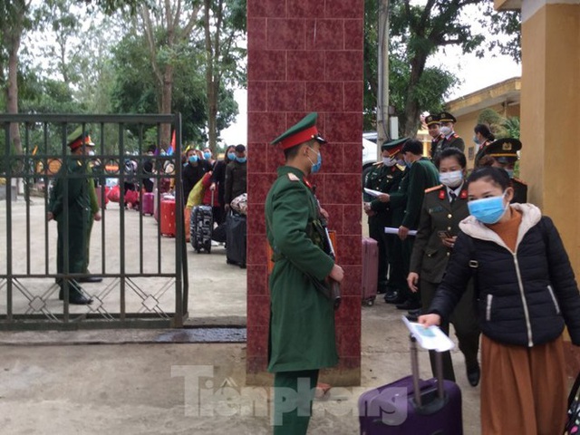 Hết thời hạn, 120 người rời khu cách ly Quân đội ở Lạng Sơn - Ảnh 12.