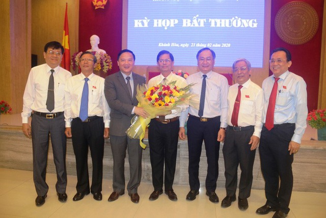  Ông Nguyễn Tấn Tuân giữ chức Chủ tịch UBND tỉnh Khánh Hòa  - Ảnh 3.