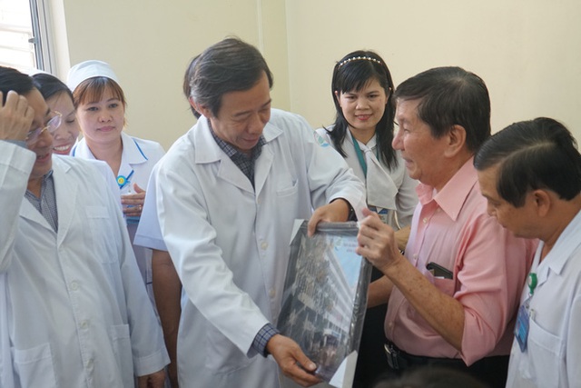  Bệnh nhân Việt kiều Mỹ nhiễm Corona được chữa khỏi ở Sài Gòn: “Các bác sĩ đã cứu tôi từ chỗ chết trở về - Ảnh 5.