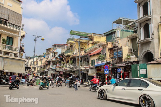 Những tuyến phố đắt đỏ có giá đất cả tỷ đồng/m2 ở Hà Nội - Ảnh 5.