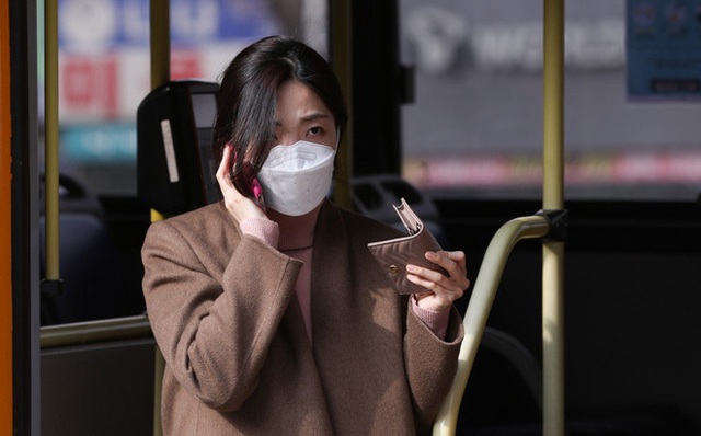 Người Hàn Quốc sau 1 tháng đối chọi dịch virus corona: Quanh quẩn trong nhà, mất khái niệm thời gian, săn tìm mặt nạ phòng độc - Ảnh 1.