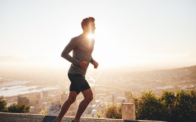 Nghiên cứu khoa học: Chạy bộ 20 phút giúp bạn tỉnh táo tốt hơn uống cà phê, đặc biệt là không có tác dụng phụ với sức khỏe - Ảnh 2.