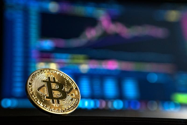 Bitcoin tăng vọt, sắp chạm 10.000 USD - Ảnh 1.