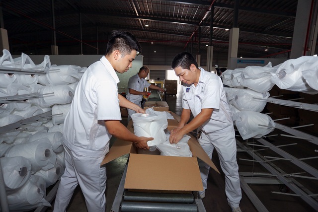 Phòng chống dịch nCoV-2019: VNPOLY xuất bán 5 tấn sợi DTY để sản xuất khẩu trang, dẹp nỗi lo thiếu nguyên liệu - Ảnh 1.