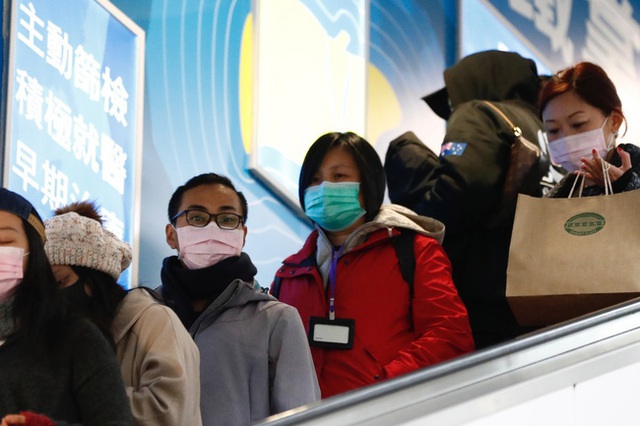Cập nhật virus corona Vũ Hán: Số người chết tăng lên 565, Singapore báo cáo 1 bé trai 6 tháng tuổi nhiễm bệnh, thuốc kháng virus được chấp thuận thử nghiệm lâm sàng - Ảnh 2.