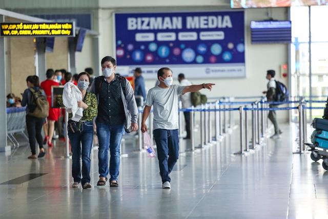  Sân bay Tân Sơn Nhất vắng tanh sau nhiều ca nhiễm Covid-19 mới được công bố - Ảnh 15.