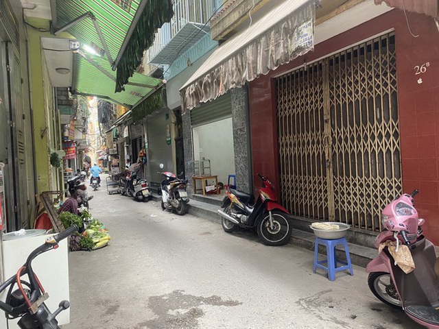 Nhiều chợ cóc ở Hà Nội dừng hoạt động vì covid-19 - Ảnh 1.