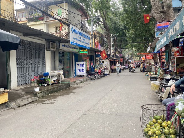 Nhiều chợ cóc ở Hà Nội dừng hoạt động vì covid-19 - Ảnh 4.