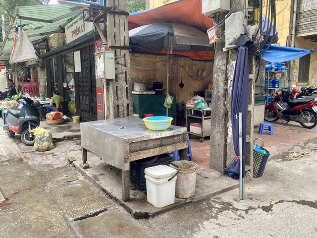 Nhiều chợ cóc ở Hà Nội dừng hoạt động vì covid-19 - Ảnh 5.
