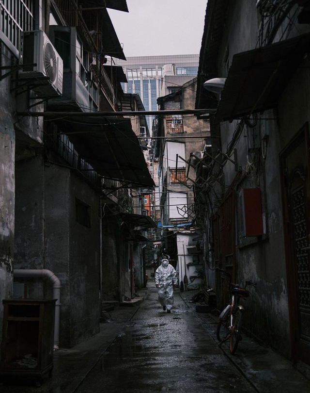 Những hình ảnh độc nhất vô nhị ở thành phố ma Vũ Hán trong chuỗi ngày bị phong tỏa - Ảnh 12.