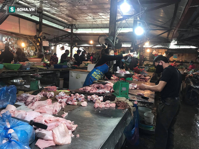 Sau hàng ăn uống, nhiều chợ ở Hà Nội tiếp tục nghỉ Tết vì Covid-19 - Ảnh 3.