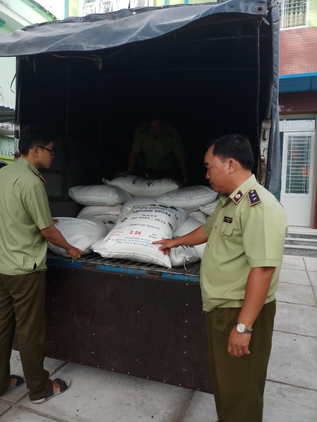 Phát hiện 2.000 kg đường cát nhập khẩu chưa có hóa đơn, chứng từ tại An Giang - Ảnh 1.