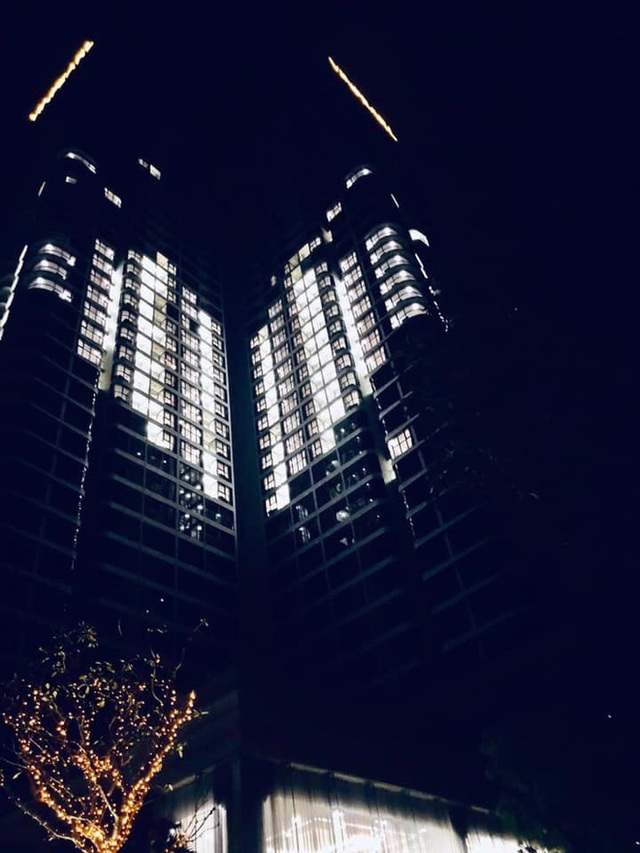 Nhiều tòa nhà cao tầng tại 17 tỉnh thành đồng loạt thắp sáng biểu tượng hình trái tim: Gửi yêu thương tới tiền tuyến chống dịch Covid-19 - Ảnh 5.