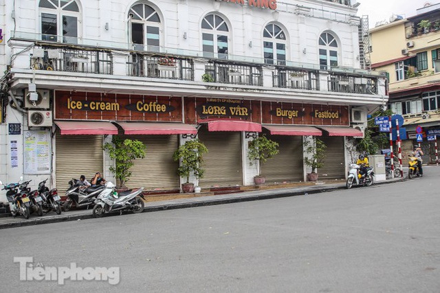 Hàng loạt quán cà phê đất vàng Hà Nội tạm thời đóng cửa - Ảnh 2.