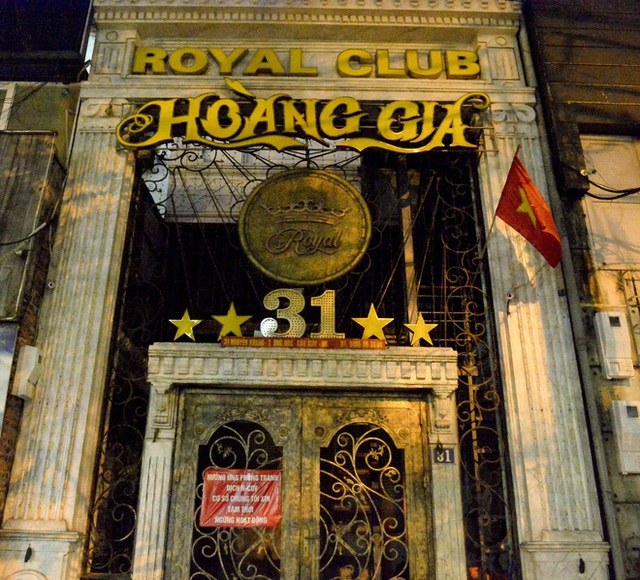 Hình ảnh khác lạ của các phố karaoke nổi tiếng Hà Nội sau chỉ đạo đóng cửa tạm thời - Ảnh 4.
