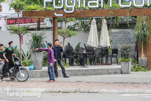 Hàng loạt quán cà phê đất vàng Hà Nội tạm thời đóng cửa - Ảnh 8.