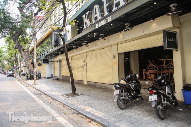 Hàng loạt quán cà phê đất vàng Hà Nội tạm thời đóng cửa - Ảnh 9.