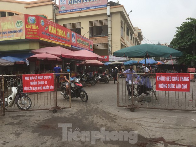 Người dân Hạ Long không đeo khẩu trang không được vào chợ - Ảnh 1.