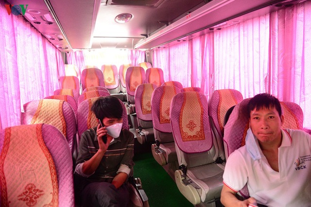Dịch Covid-19: Bến xe, nhà ga ở Hà Nội vắng tanh - Ảnh 9.