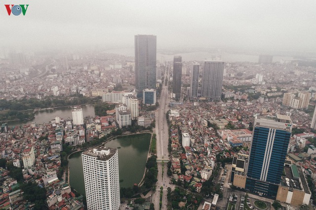 Ngắm nhìn đường phố Hà Nội từ trên cao trước ngày cách ly xã hội - Ảnh 8.