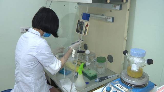 Việt Nam chế tạo thành công Kit phát hiện virus SARS-Cov-2 chỉ sau 80 phút, đạt chuẩn WHO - Ảnh 1.