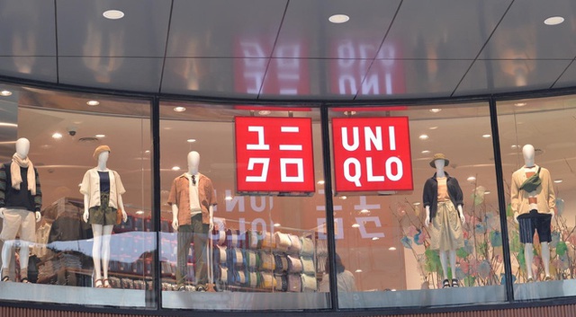 Bên trong cửa hàng Uniqlo đầu tiên ở Hà Nội: Nhiều mẫu sản phẩm mới có giá bình dân - Ảnh 2.