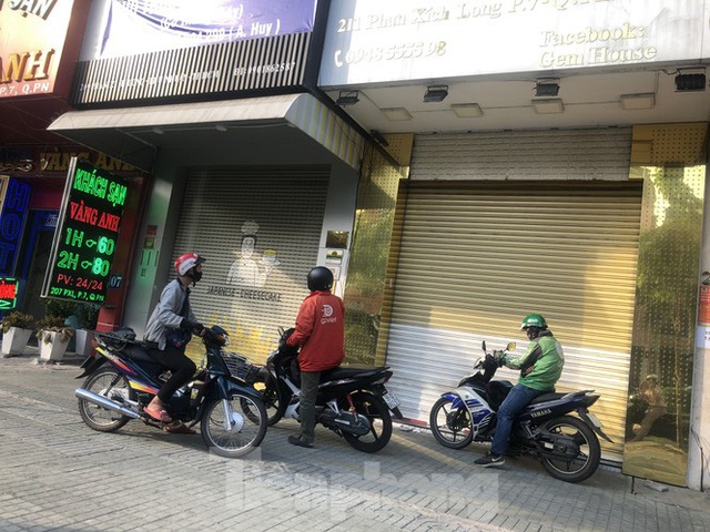 Kinh doanh ế ẩm, quán xá ở Sài Gòn thi nhau dẹp tiệm - Ảnh 2.