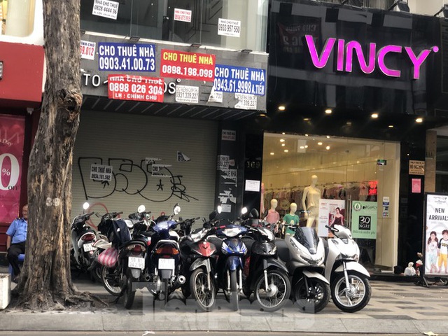 Kinh doanh ế ẩm, quán xá ở Sài Gòn thi nhau dẹp tiệm - Ảnh 4.