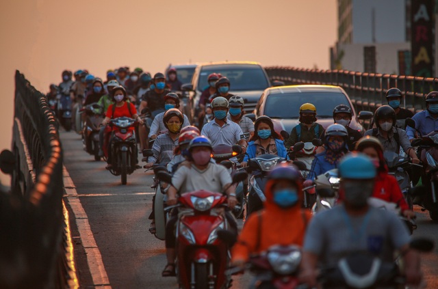  Sài Gòn đông đúc khi sắp kết thúc đợt cách ly toàn xã hội 14 ngày - Ảnh 8.