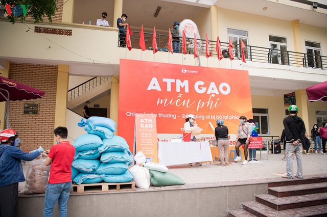 Thêm máy ATM phát gạo miễn phí tại Hà Đông cho người nghèo - Ảnh 12.