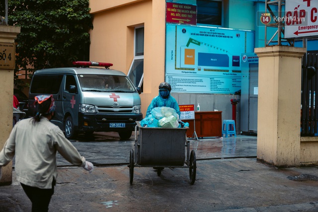 Có những người vẫn phải làm việc giữa thời kỳ cách ly: Chúng tôi ra đường vì các bạn, các bạn hãy ở nhà vì chúng ta - Ảnh 13.