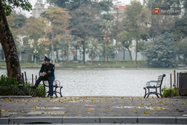 Có những người vẫn phải làm việc giữa thời kỳ cách ly: Chúng tôi ra đường vì các bạn, các bạn hãy ở nhà vì chúng ta - Ảnh 18.