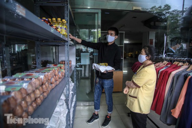 Sau ATM gạo, Hà Nội có thêm siêu thị 0 đồng dành cho người nghèo chống COVID-19 - Ảnh 7.