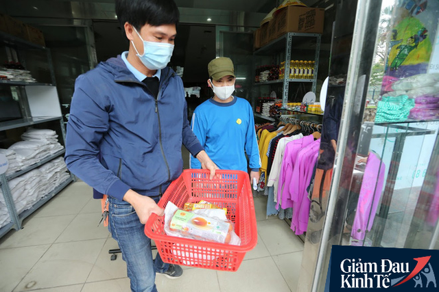 Bên trong siêu thị đặc biệt nhất mùa Covid-19: Giá chỉ đề tượng trưng, hóa đơn 0 đồng - Ảnh 10.