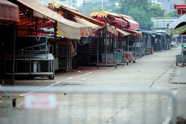 Chợ hoa lớn nhất Hà Nội đóng cửa chuyển sang bán hàng trực tuyến - Ảnh 4.