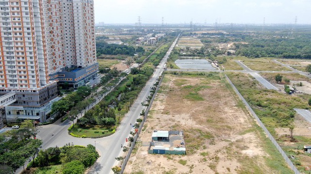 Ken đặc chung cư trên con đường ngoại ô Sài Gòn nhìn từ trên cao - Ảnh 17.