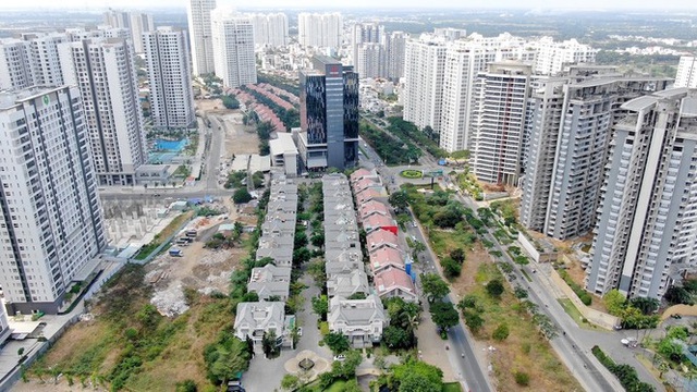 Ken đặc chung cư trên con đường ngoại ô Sài Gòn nhìn từ trên cao - Ảnh 8.