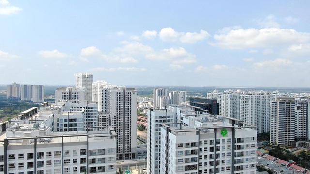 Ken đặc chung cư trên con đường ngoại ô Sài Gòn nhìn từ trên cao - Ảnh 10.