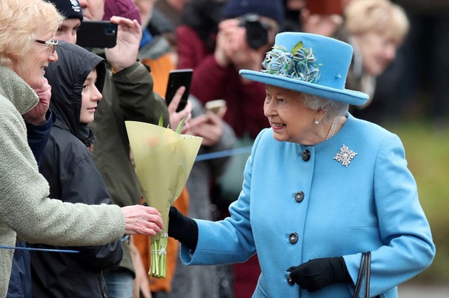 Cú sốc của Nữ hoàng Anh: Đúng vào dịp sinh nhật của bà, vợ chồng Meghan Markle đã có hành động gây choáng váng, xem thường tất cả - Ảnh 1.