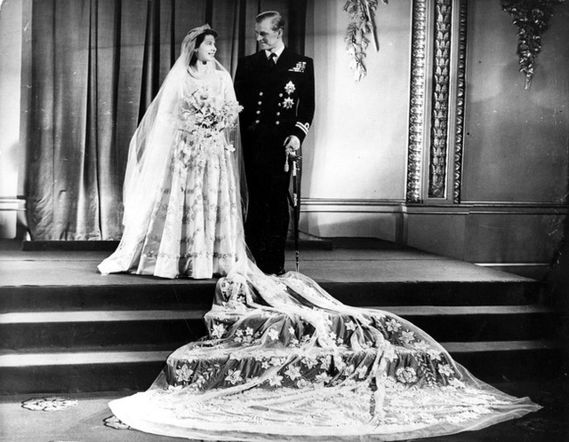 Nữ hoàng Elizabeth II: Từ công chúa sinh ra trong nhung lụa trở thành người phụ nữ quyền lực truyền cảm hứng cho hàng triệu trái tim - Ảnh 27.