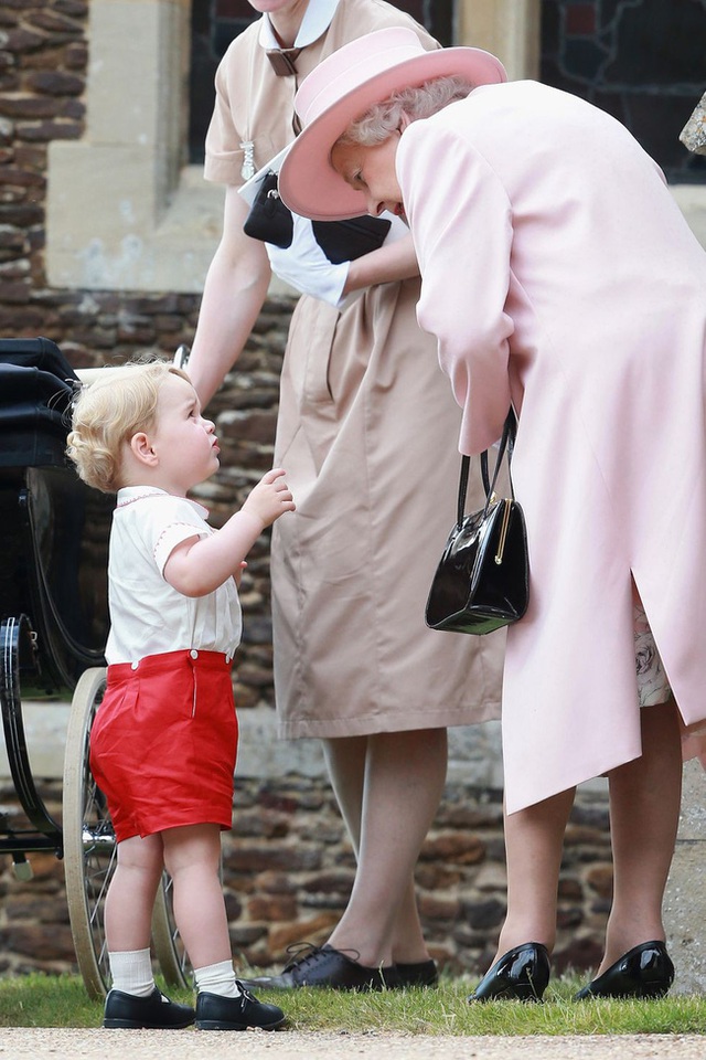 Nữ hoàng Elizabeth II: Từ công chúa sinh ra trong nhung lụa trở thành người phụ nữ quyền lực truyền cảm hứng cho hàng triệu trái tim - Ảnh 39.