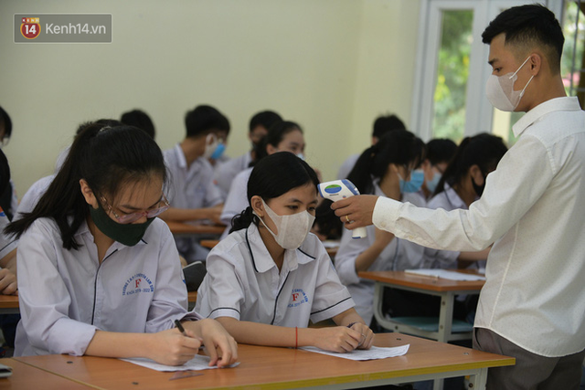 300.000 học sinh chính thức trở lại trường sau “kỳ nghỉ Tết dài nhất lịch sử” - Ảnh 8.