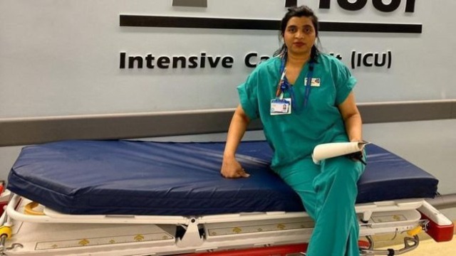  Đau thương trong ICU ở Anh: Y tá rút ống thở, nắm tay an ủi cho đến khi bệnh nhân trút hơi thở cuối cùng - Ảnh 1.