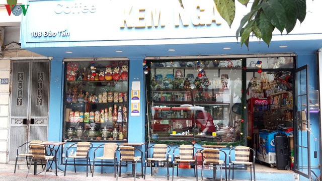 Các cửa hàng kinh doanh tại Hà Nội “thức giấc” sau một giấc “ngủ đông” - Ảnh 9.