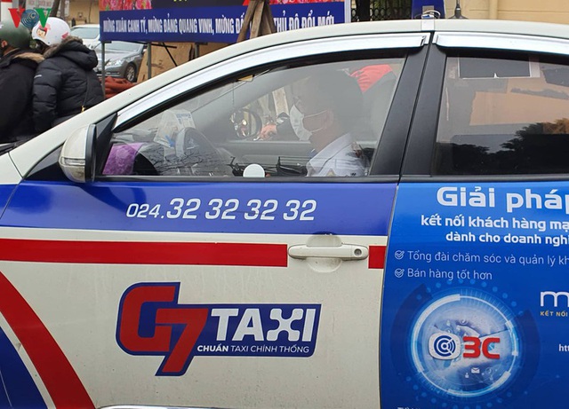 Taxi, xe ôm công nghệ tất bật trở lại sau nới lỏng cách ly xã hội - Ảnh 2.