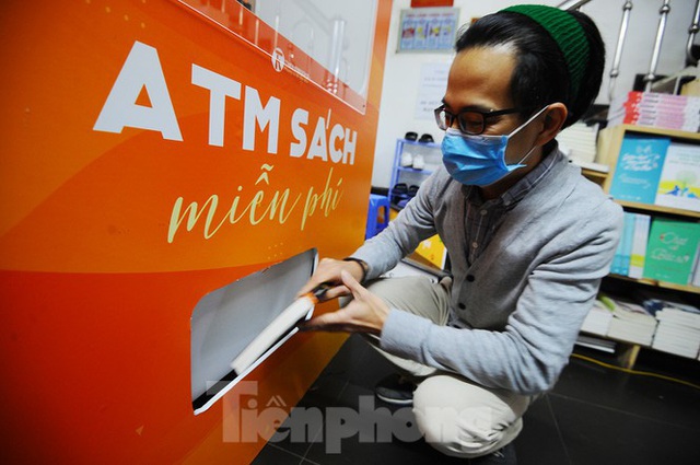 Trải nghiệm ‘cây ATM sách’ miễn phí đầu tiên tại Hà Nội - Ảnh 6.