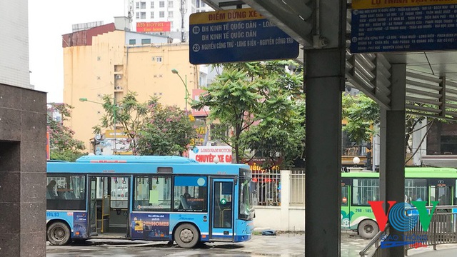 Xe buýt Hà Nội hoạt động thế nào trong những ngày đầu giảm giãn cách? - Ảnh 11.