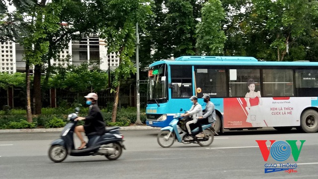 Xe buýt Hà Nội hoạt động thế nào trong những ngày đầu giảm giãn cách? - Ảnh 12.