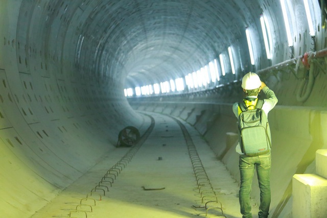 Chủ tịch UBND TP.HCM thị sát ga ngầm Metro gửi lời cảm ơn tới các kĩ sư Nhật Bản - Ảnh 12.